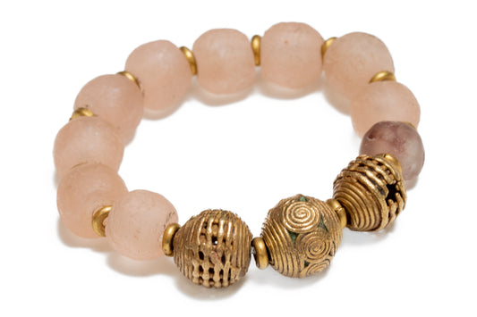 Armband GAZI glaspärlor mässingskulor rosa återbruk