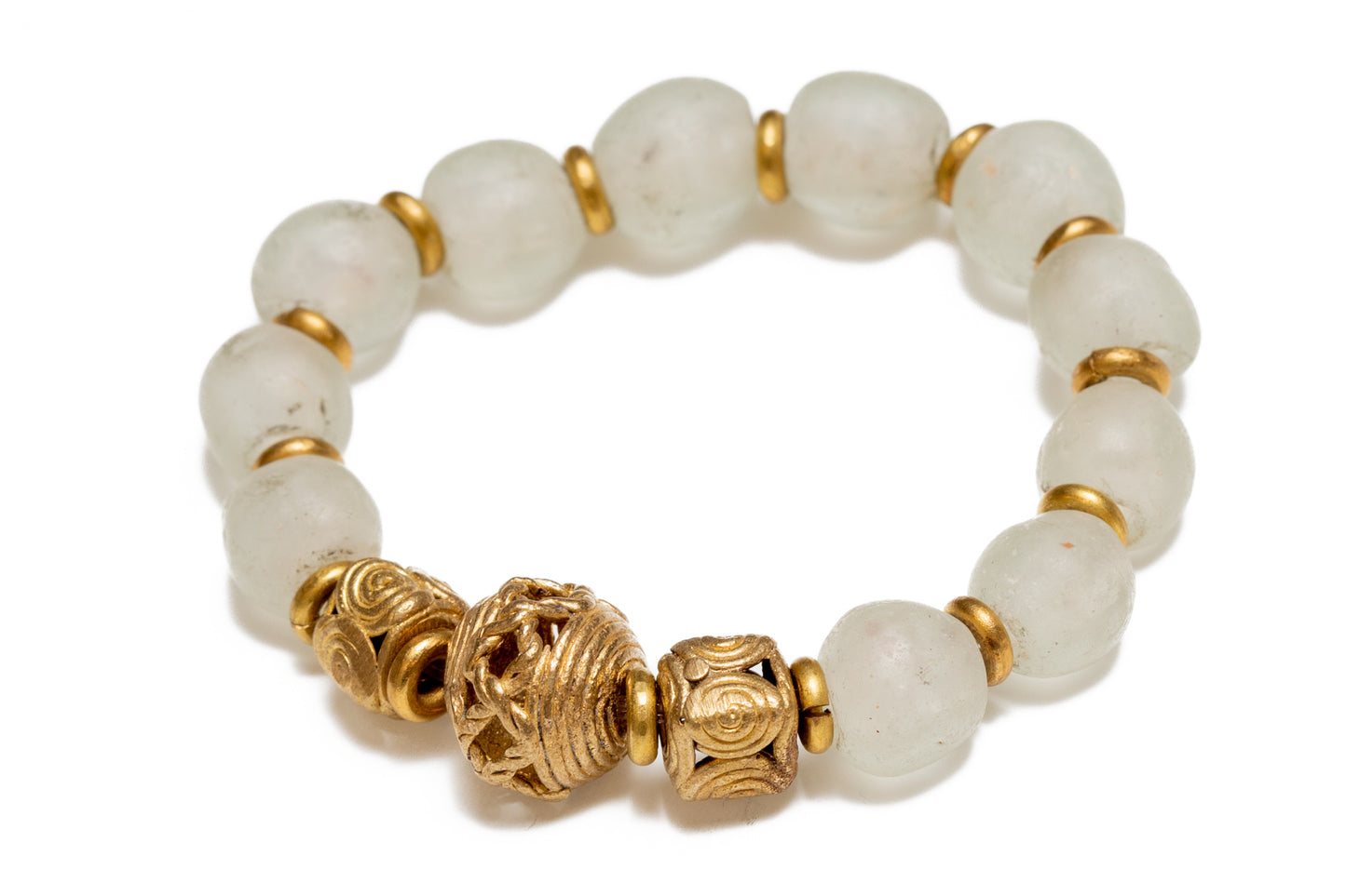 Armband GAZI glas- och mässingspärlor vit återbruk