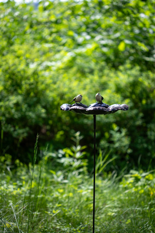 Stående fågelbad blomma med två fåglar 32 cm återbruk