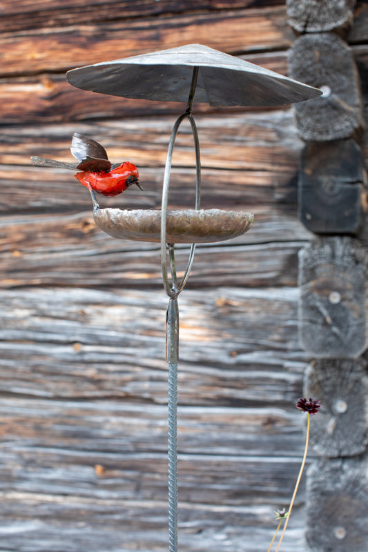 Fågelbad/bord pinne med tak röd fågel återbruk