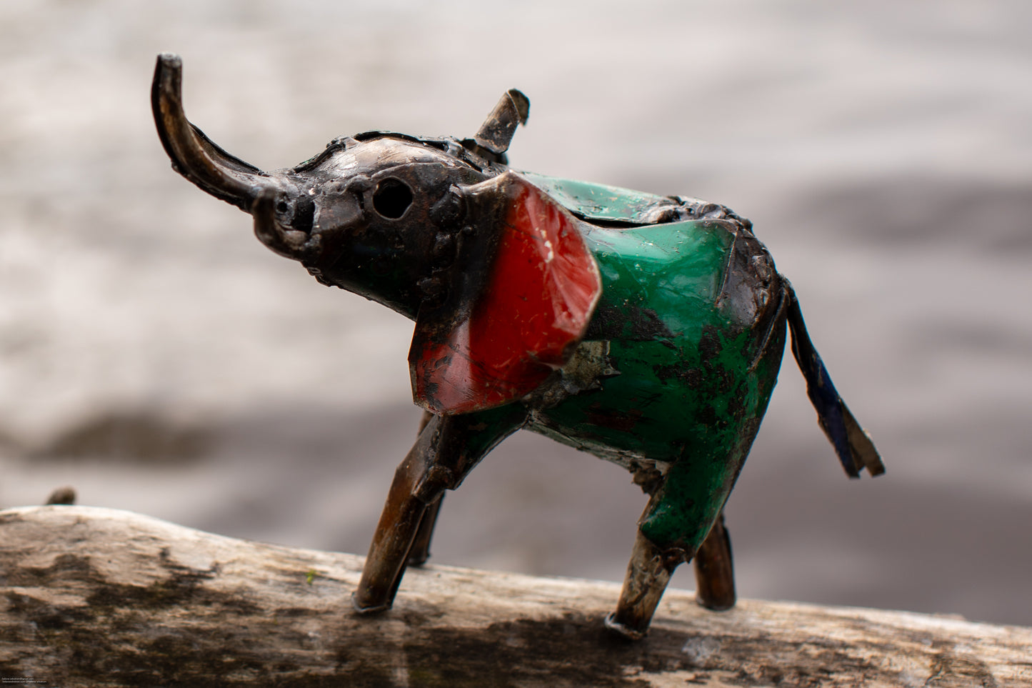 Färgglad elefant 16 cm återbruk