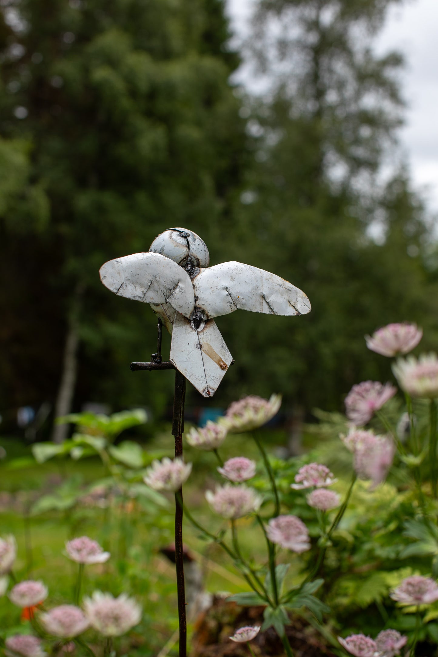 Flygande Vit UGGLA på pinne 14 cm återbruk