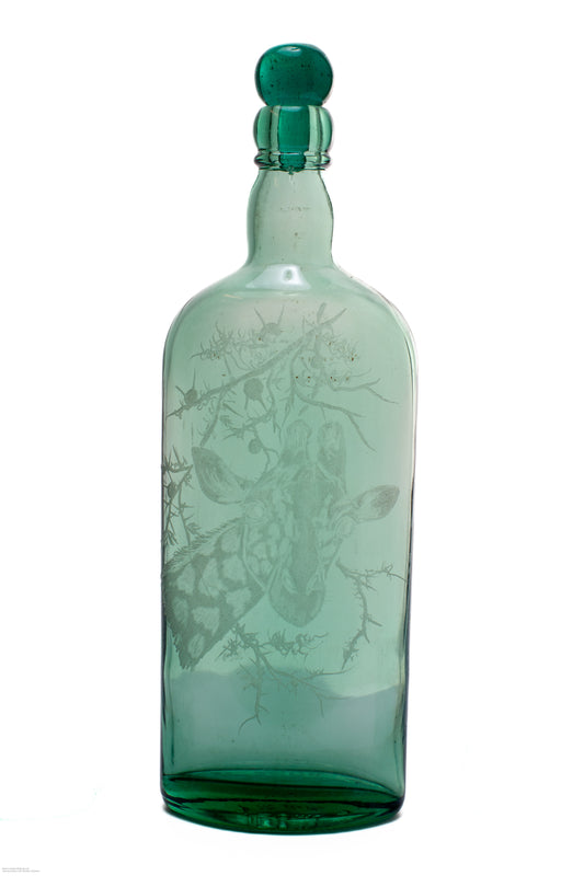 Handgraverad flaska giraff