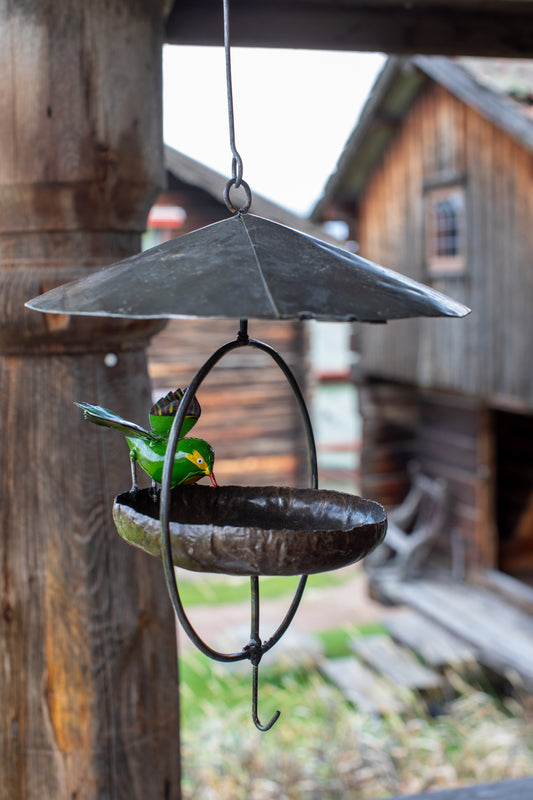 Hängande fågelbad med tak GRÖN FÅGEL återbruk