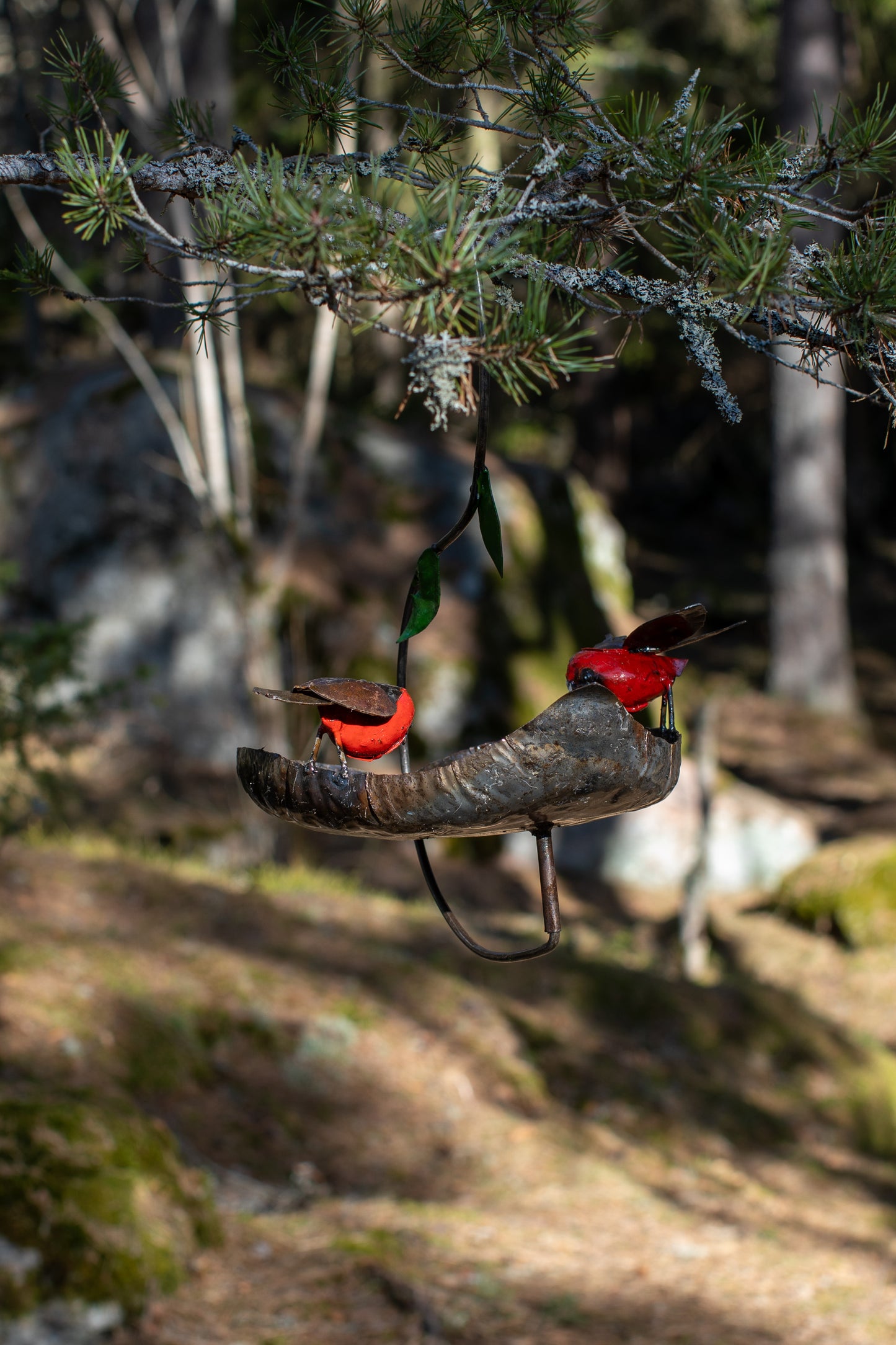 Hängande fågelbad ranka RÖDA FÅGLAR återbruk