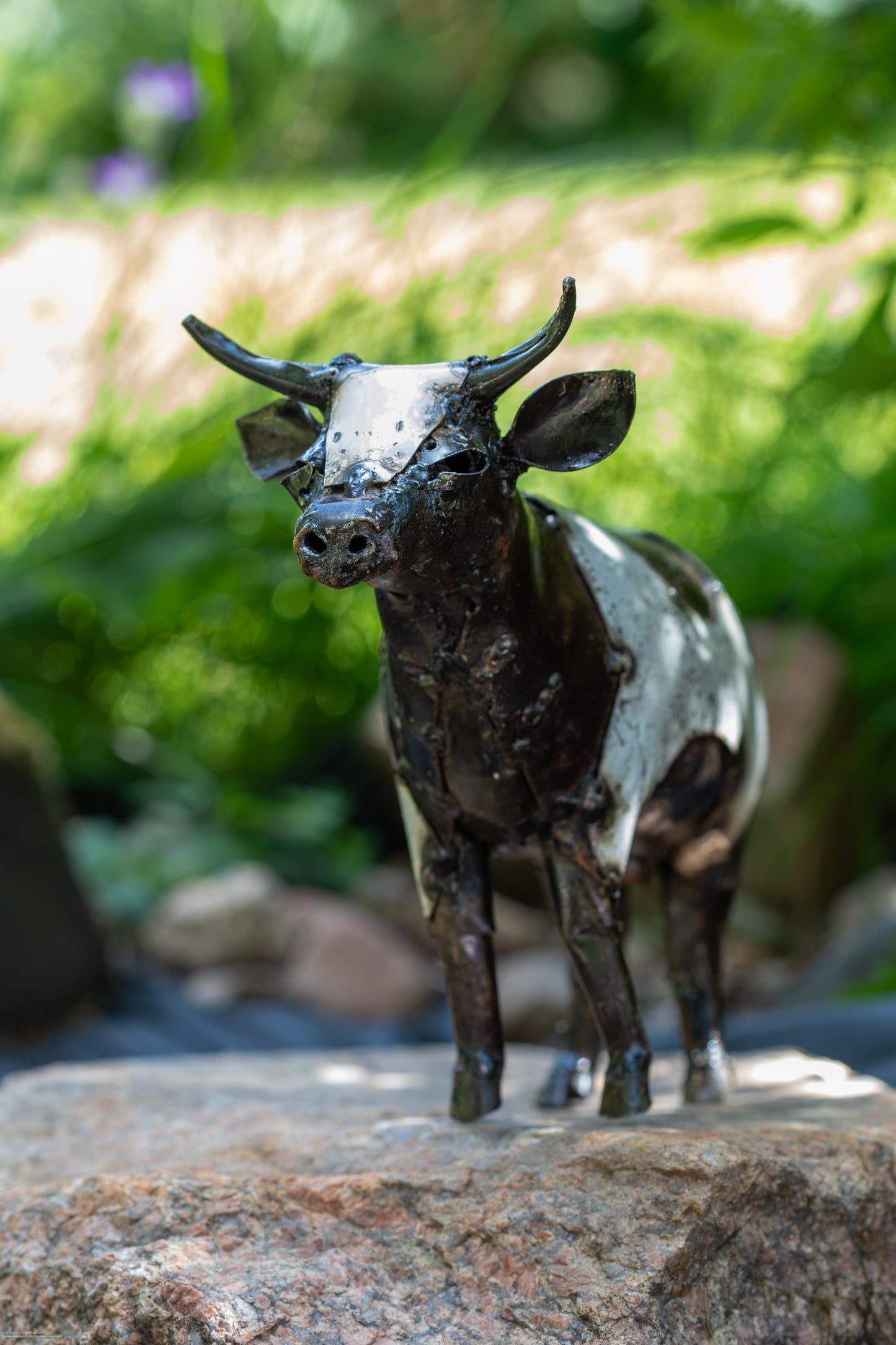 Svartvit ko 23 cm återbruk