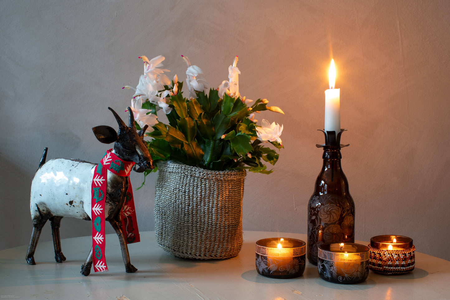 Pärlbroderad värmeljuslykta 5 cm brun återbruk