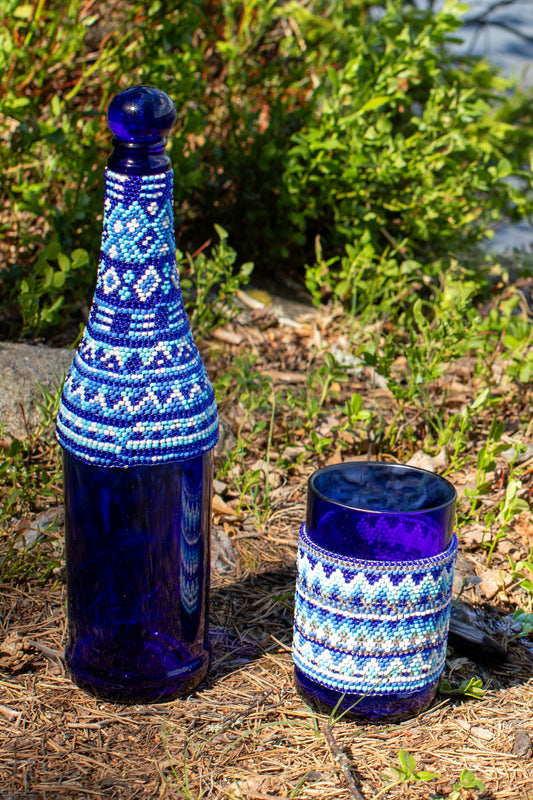 Pärlbroderat glas vas 12 cm blå