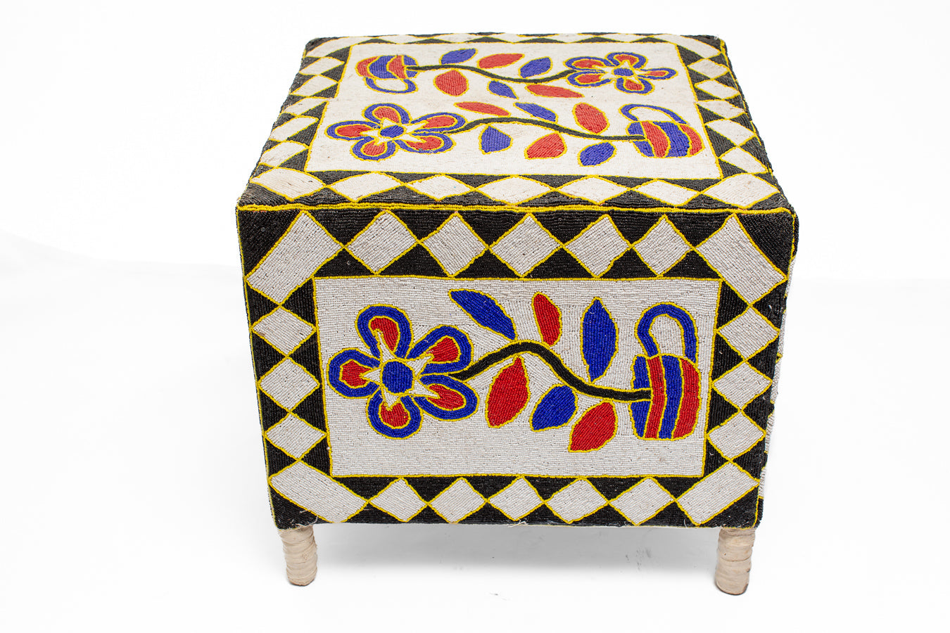 Pärlbroderat bord Yoruba