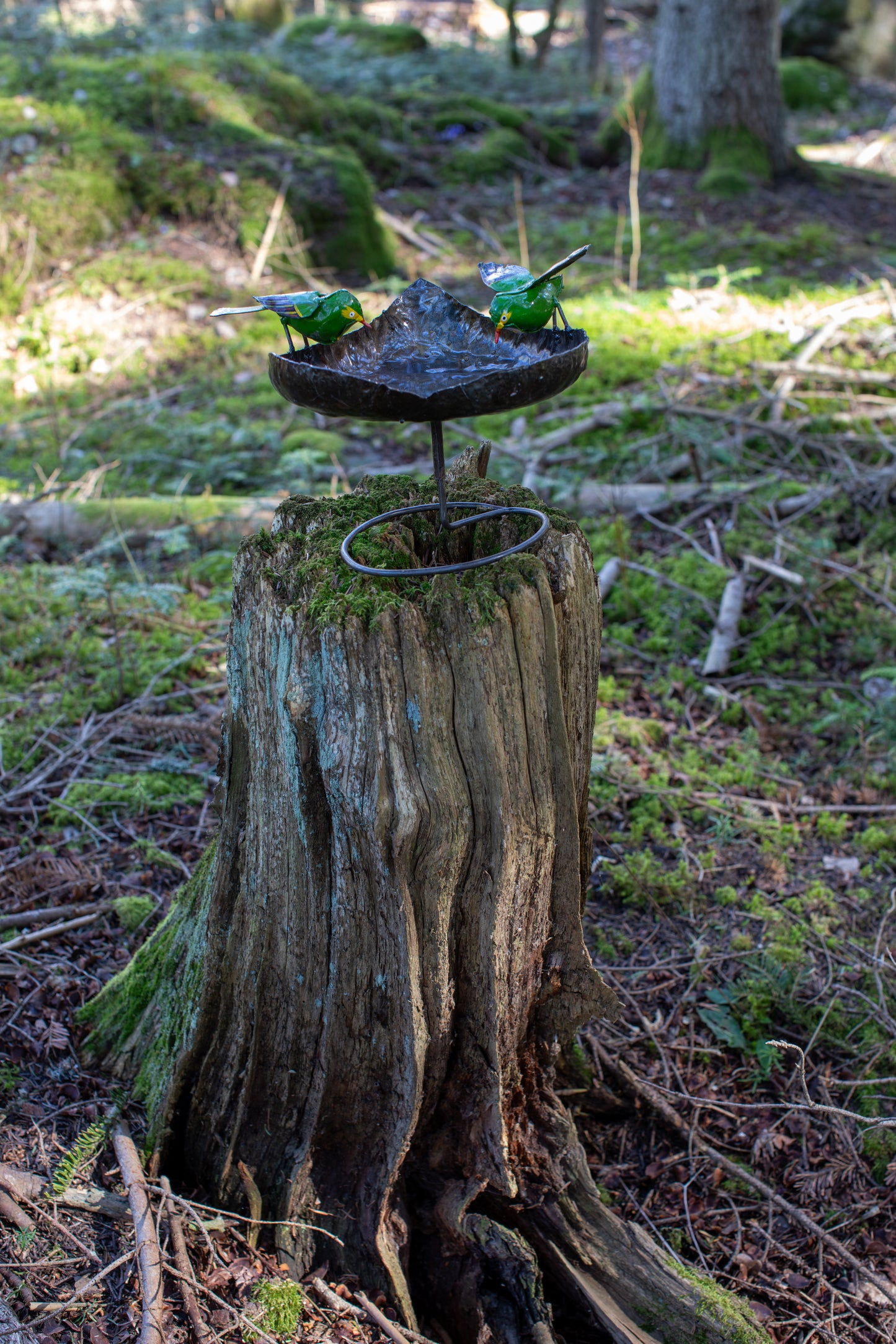 Stående fågelbad/bord GRÖNA FÅGLAR 25 cm återbruk